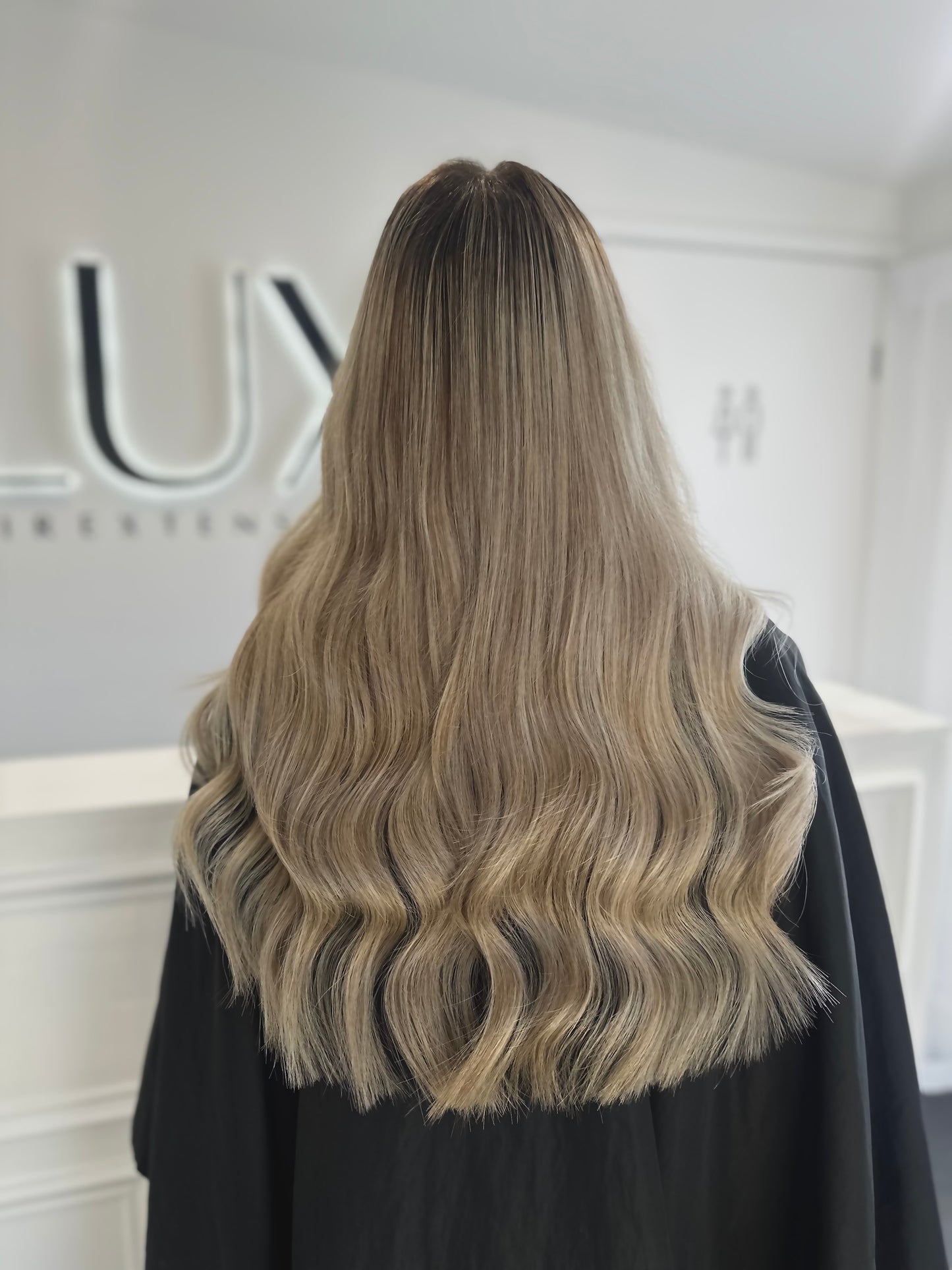 #2BTM8/60 | ROOTED NATURAL BROWN TO MICRO FOILED BLONDE 22" MINI WEFT